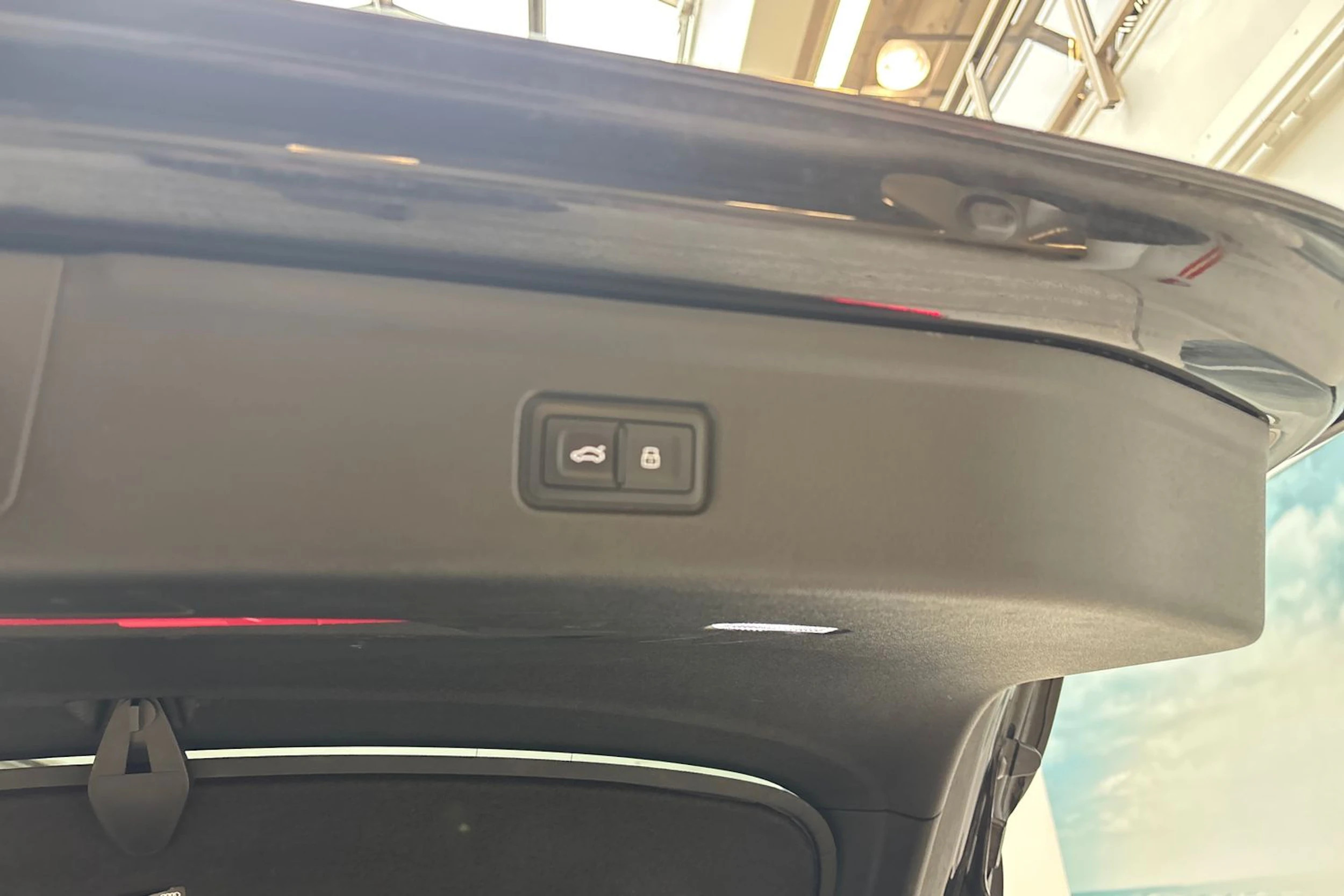 musta Audi A6 e-tron 2025 kuva 12.