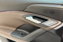 musta Audi A6 e-tron 2025 kuva 14.