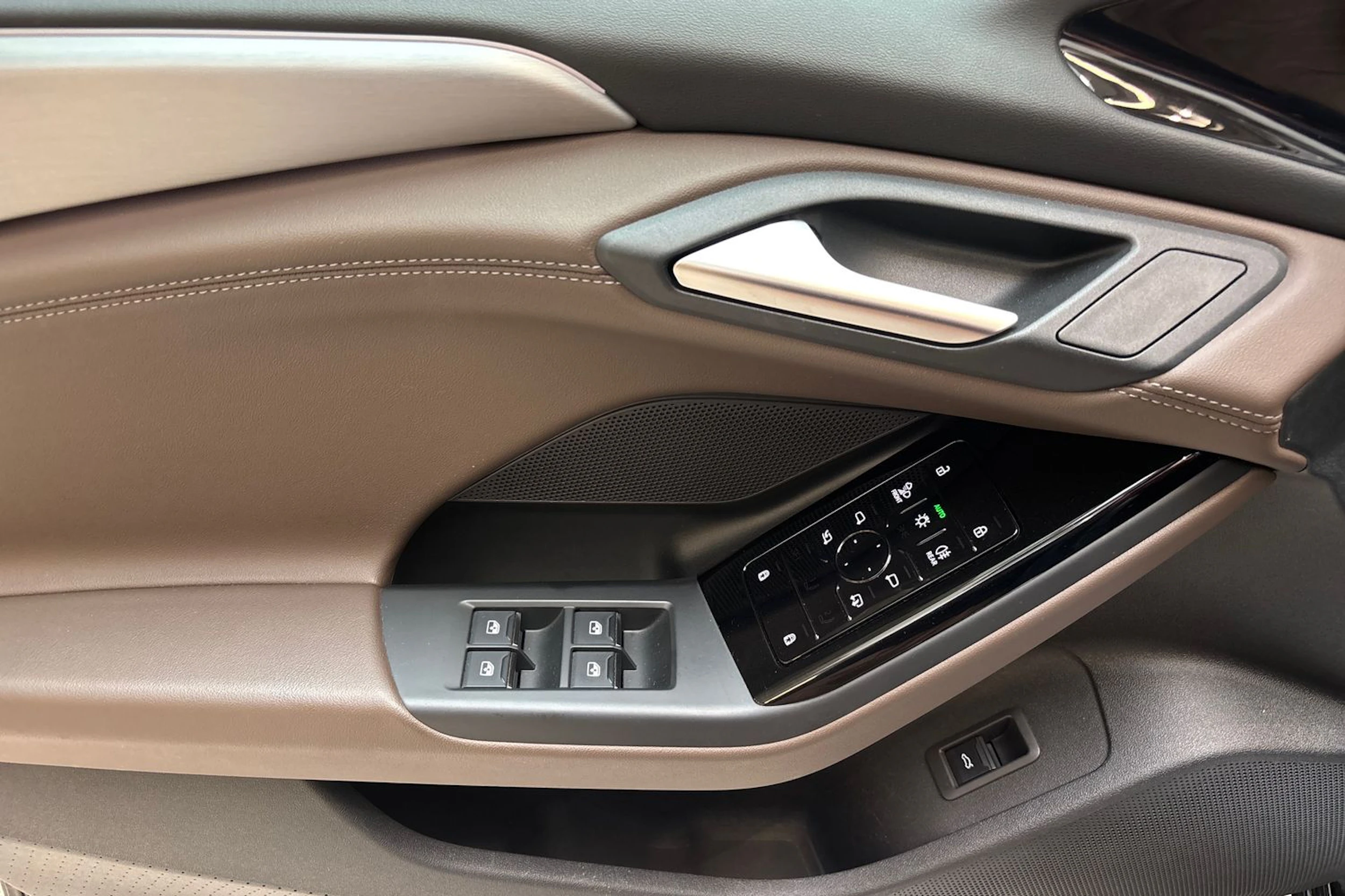 musta Audi A6 e-tron 2025 kuva 15.