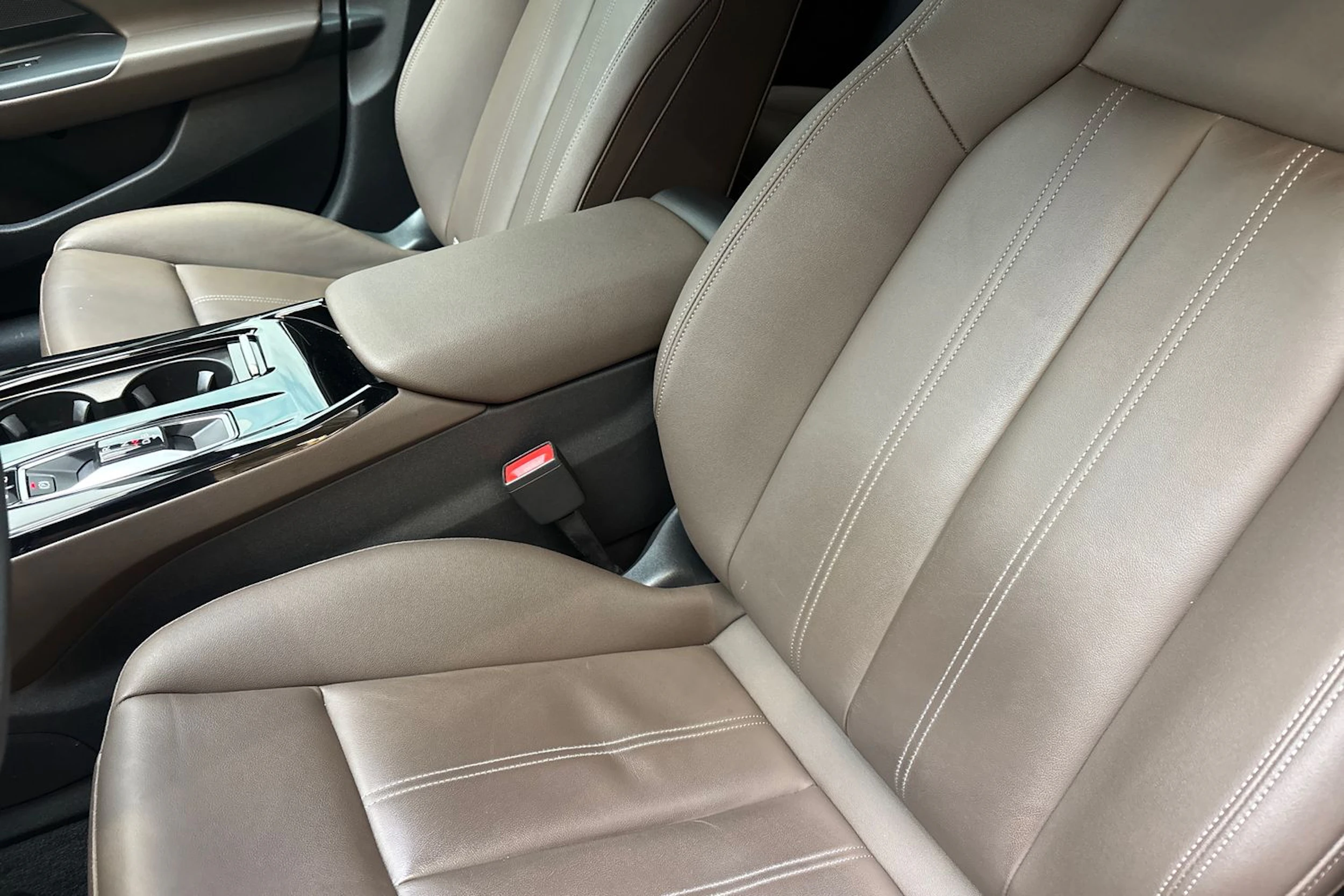 musta Audi A6 e-tron 2025 kuva 16.