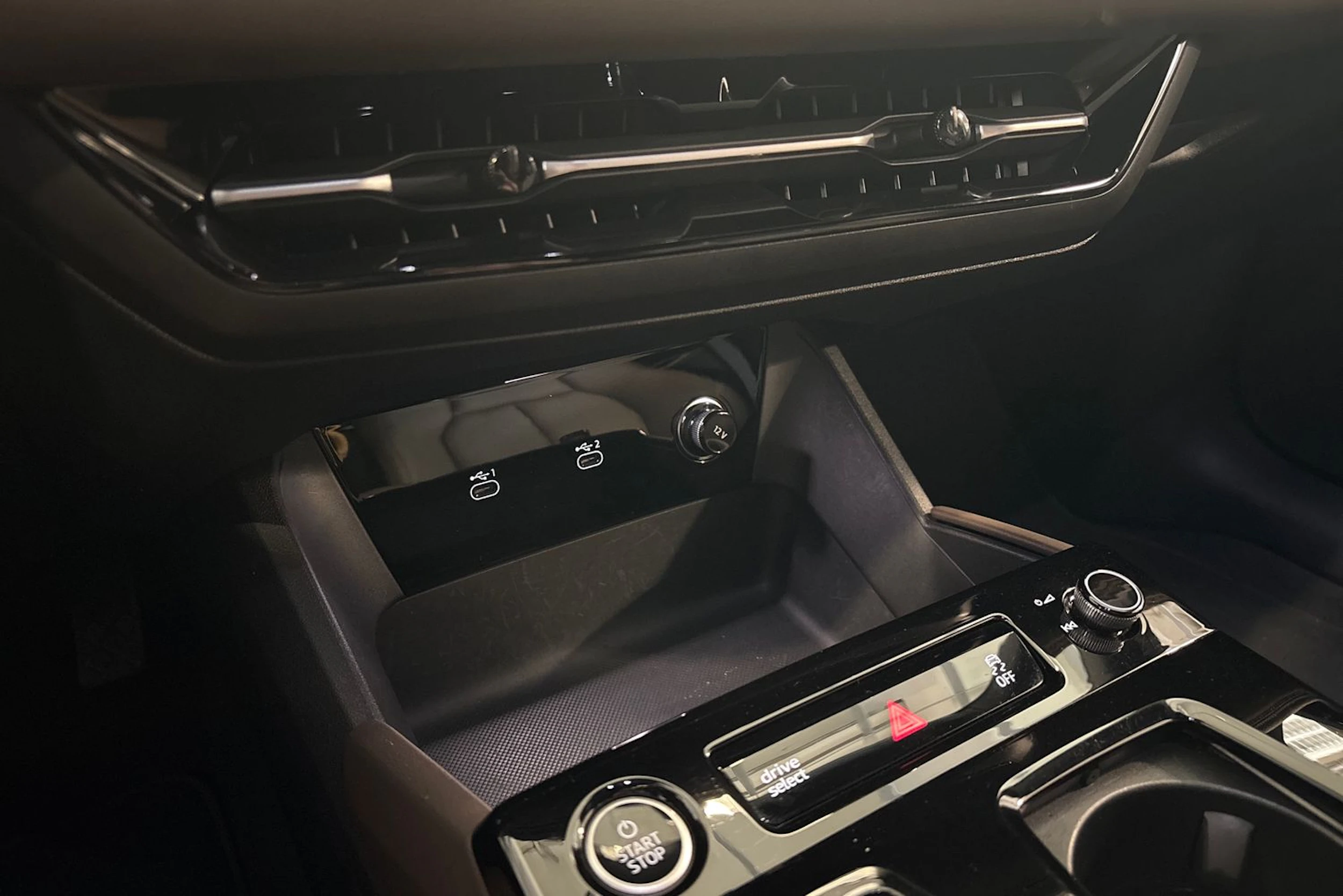 musta Audi A6 e-tron 2025 kuva 28.