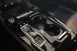 musta Audi A6 e-tron 2025 kuva 29.