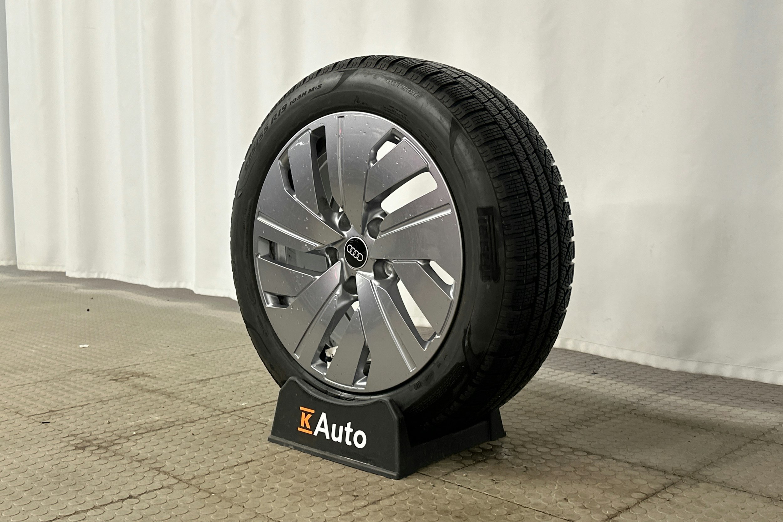 musta Audi A6 e-tron 2025 kuva 12.