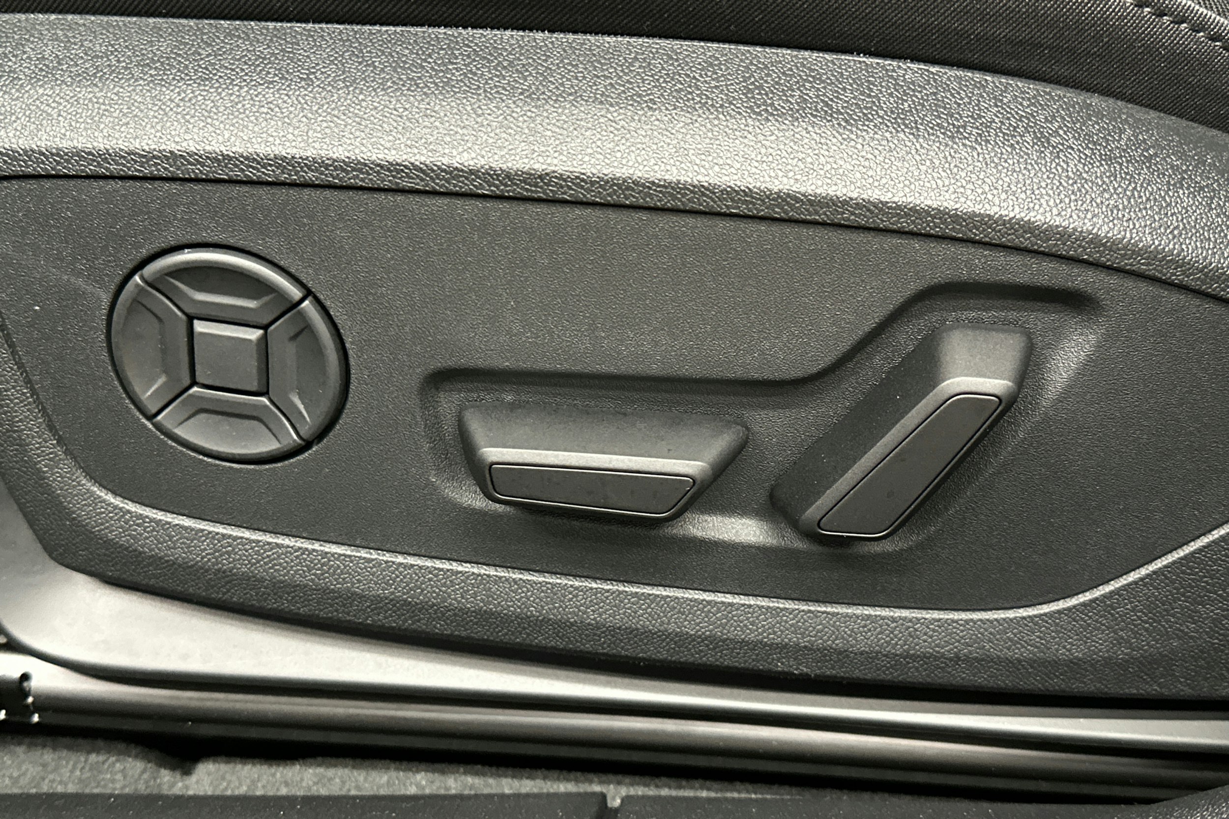 musta Audi A6 e-tron 2025 kuva 17.