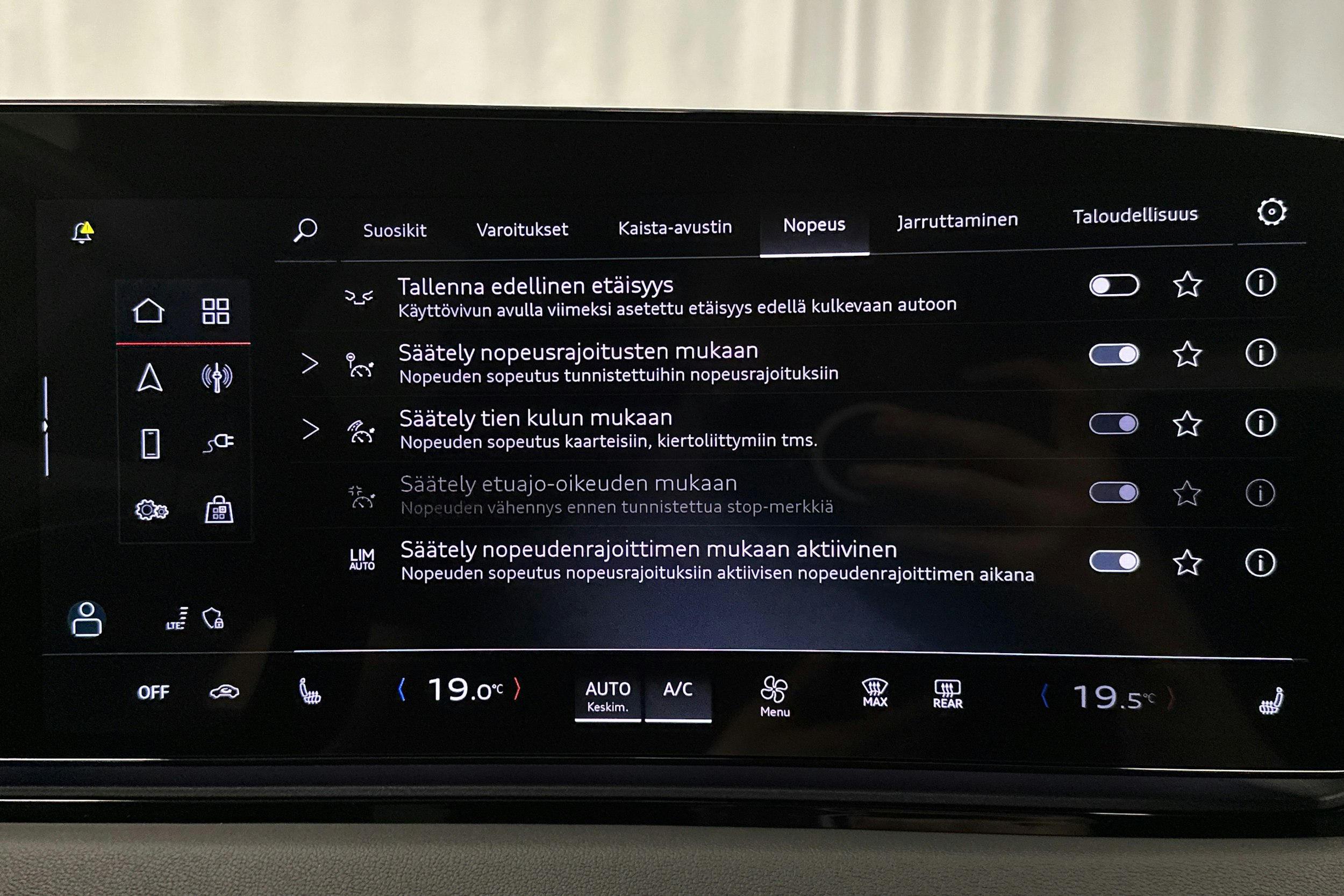 musta Audi A6 e-tron 2025 kuva 28.