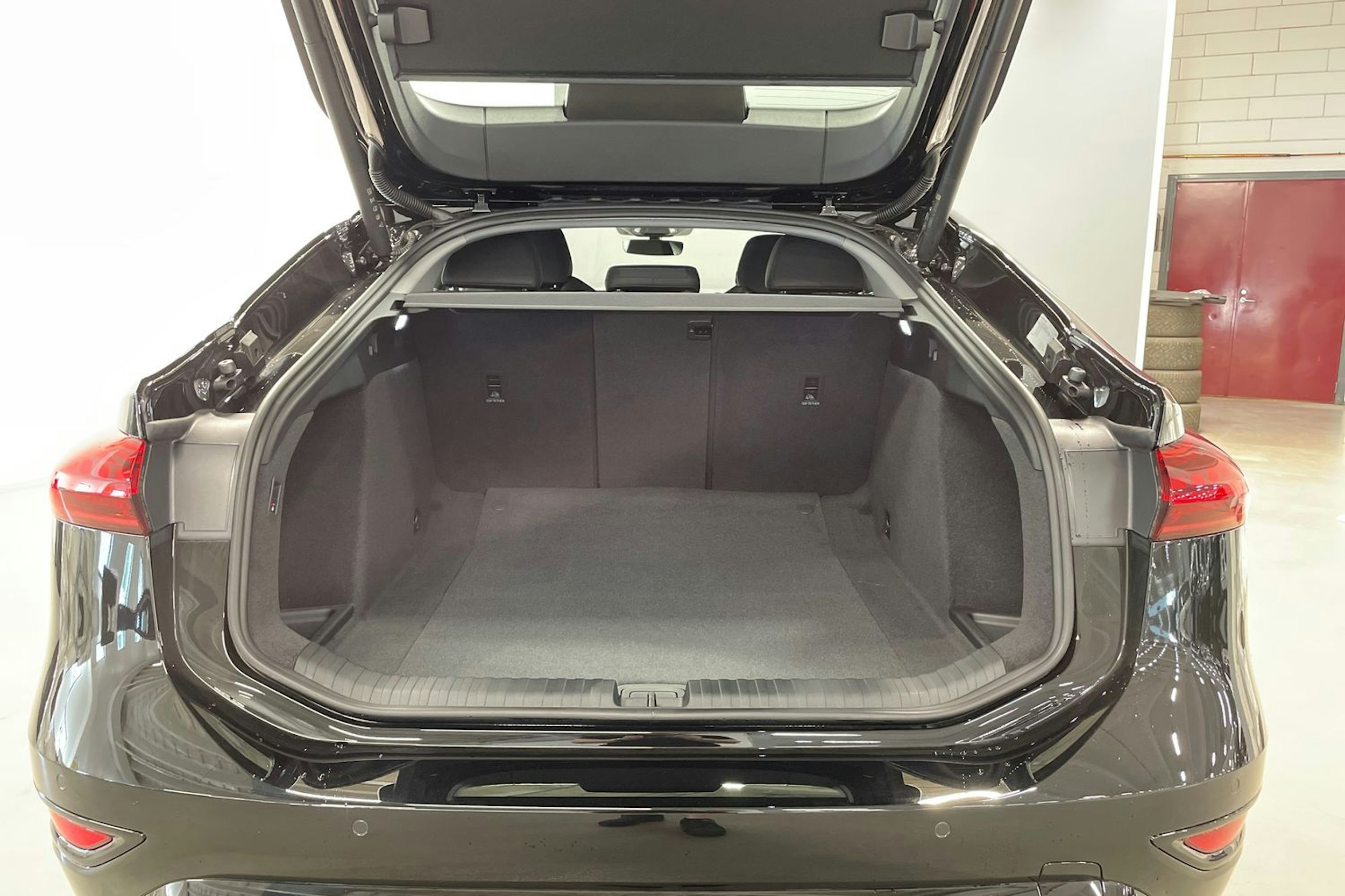 musta Audi A6 e-tron 2025 kuva 7.