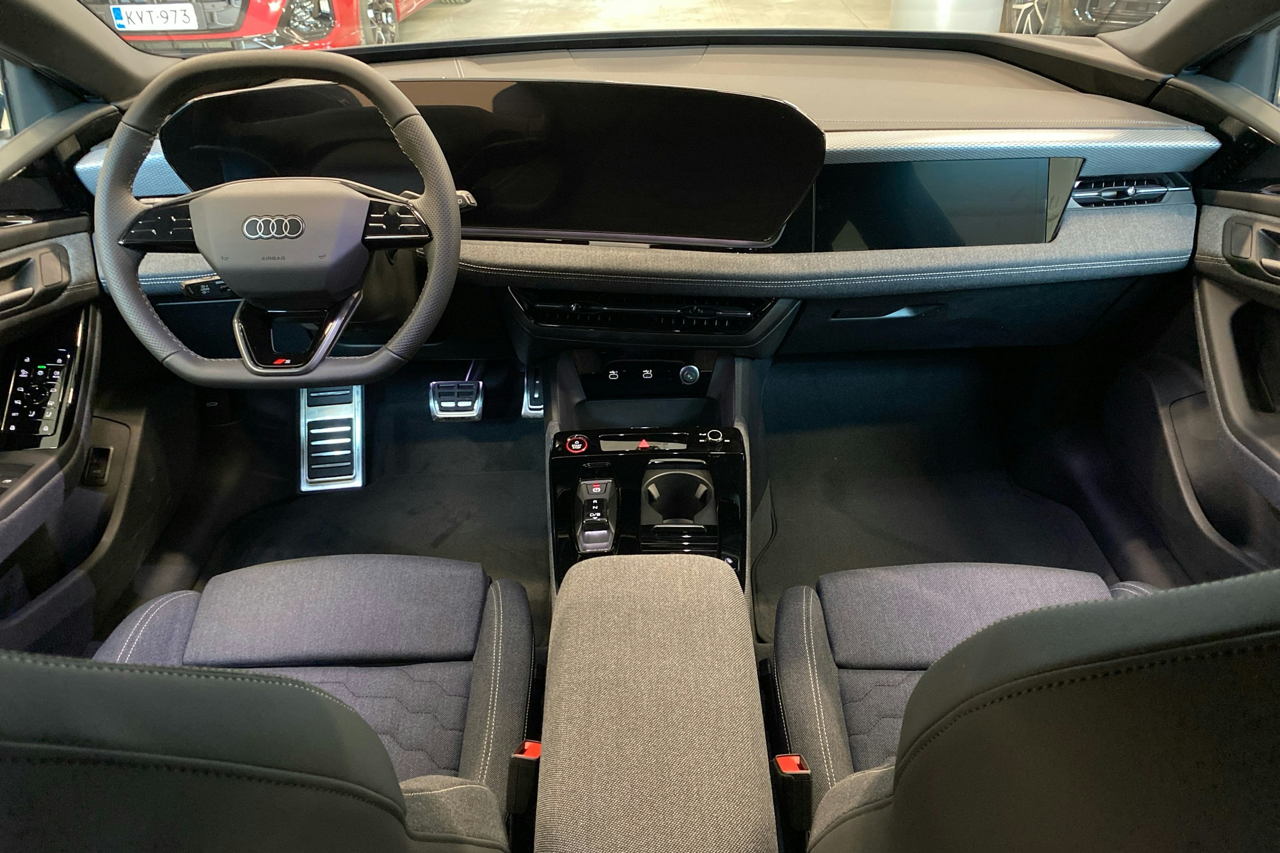 sininen Audi A6 e-tron 2025 kuva 7.