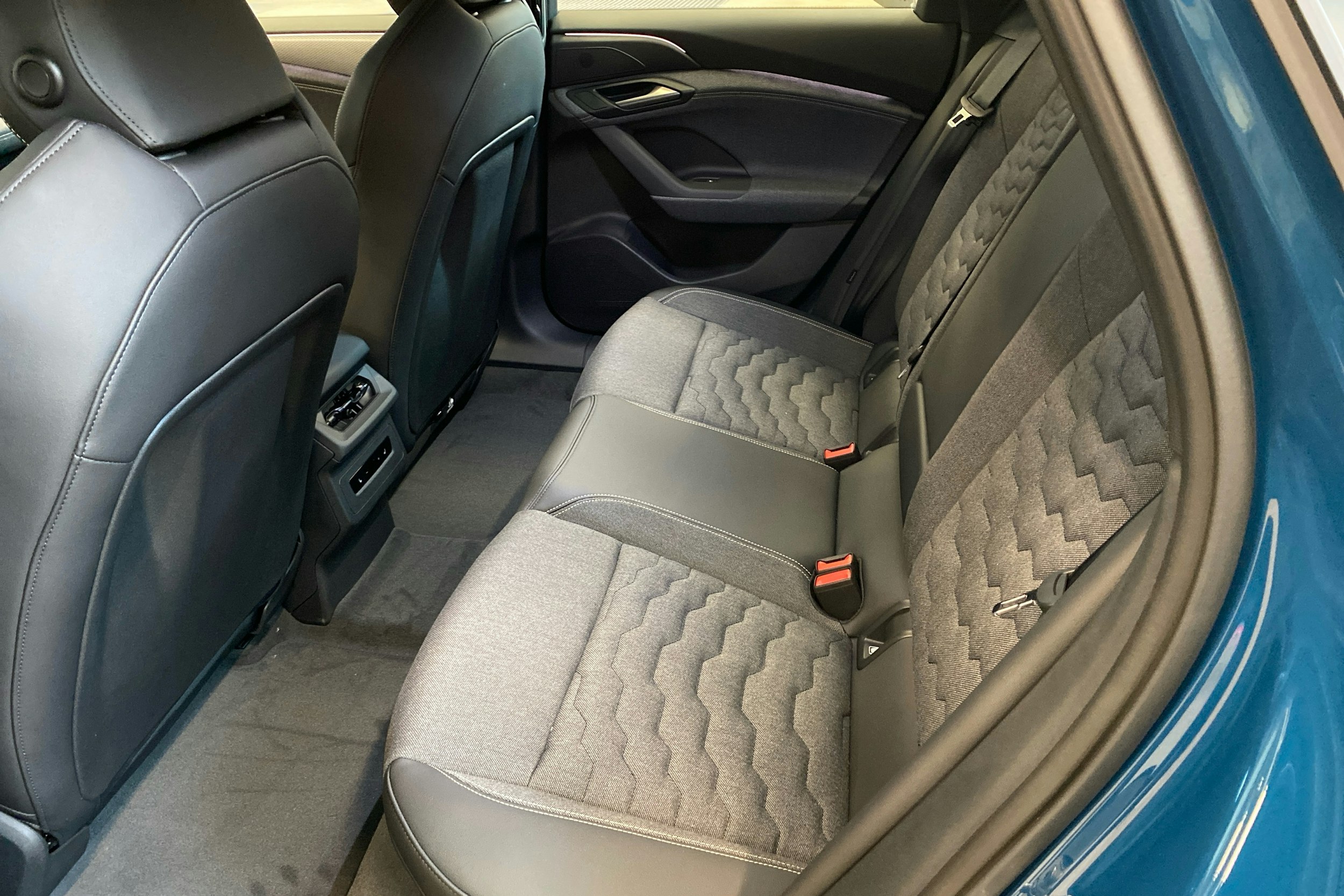 sininen Audi A6 e-tron 2025 kuva 8.