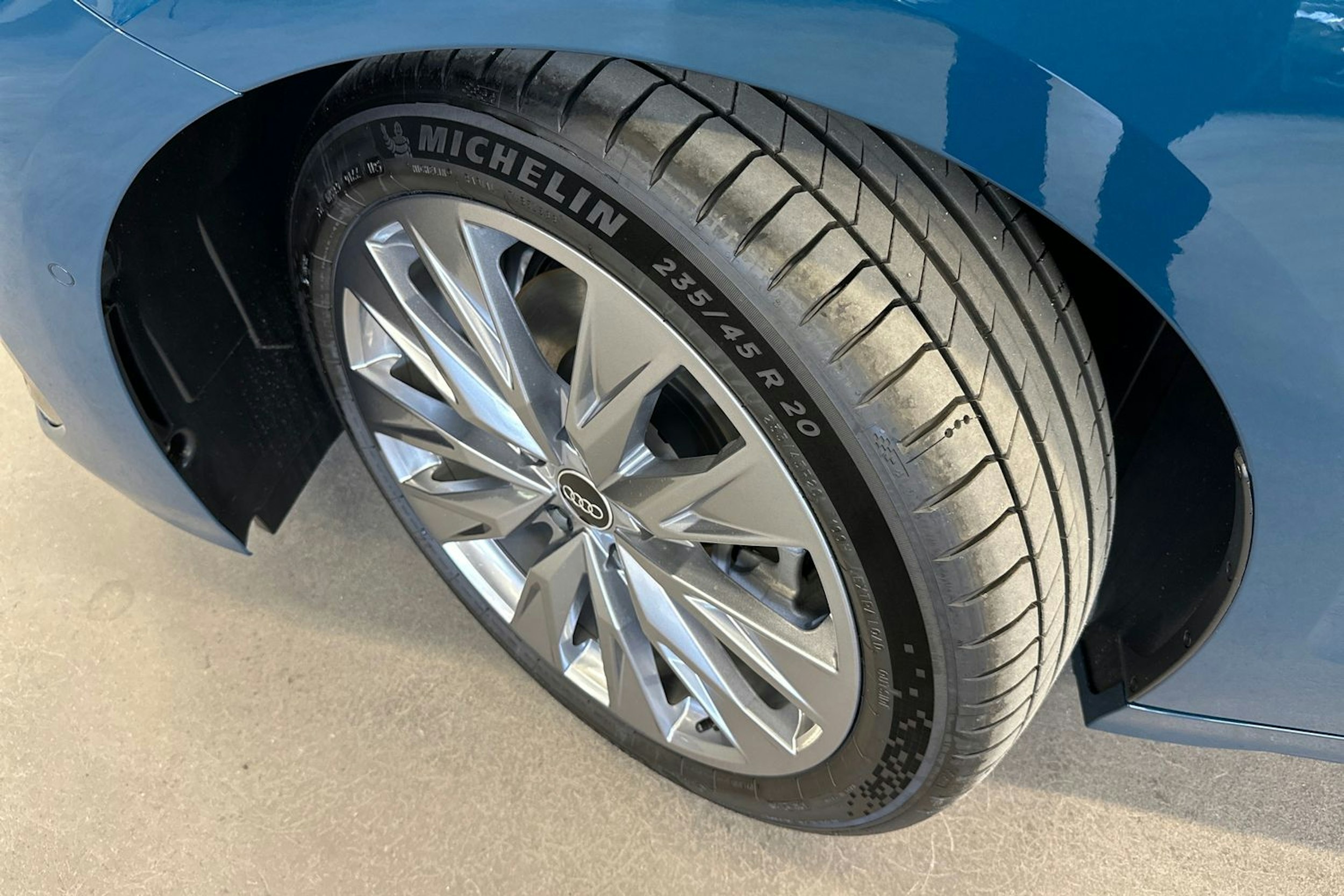 met. sininen Audi A6 e-tron 2025 kuva 10.