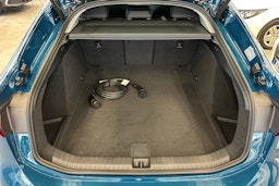 met. sininen Audi A6 e-tron 2025 kuva 12.