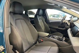met. sininen Audi A6 e-tron 2025 kuva 13.