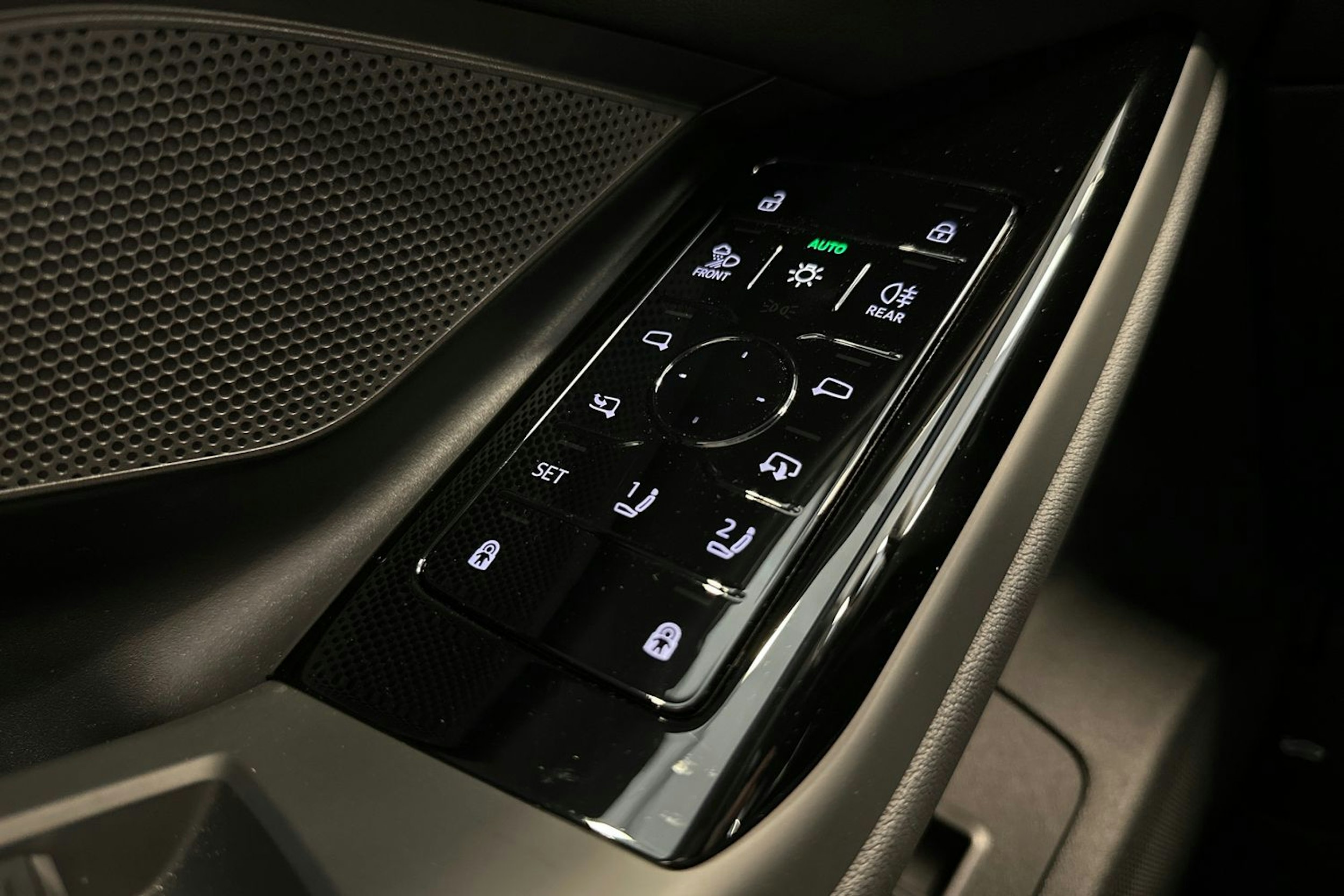 met. sininen Audi A6 e-tron 2025 kuva 15.
