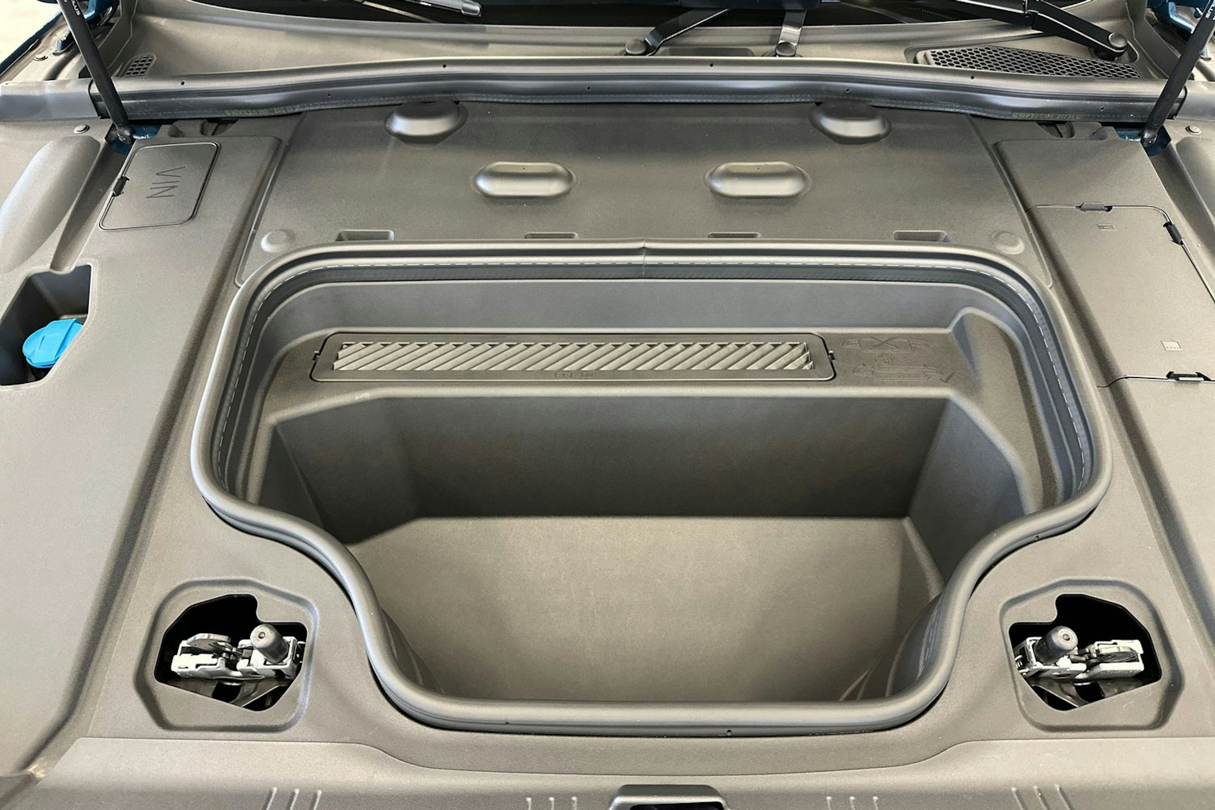met. sininen Audi A6 e-tron 2025 kuva 23.