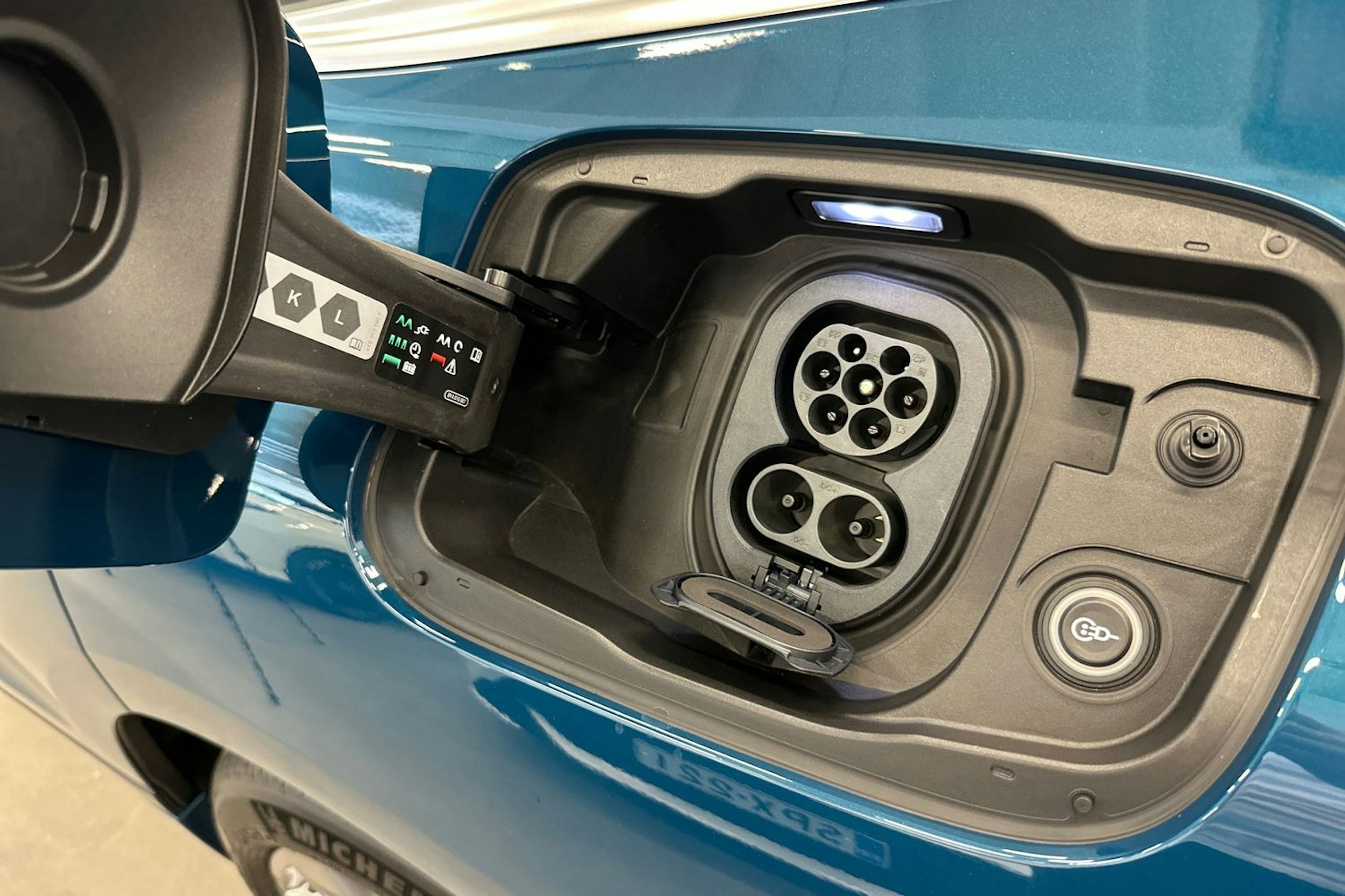 met. sininen Audi A6 e-tron 2025 kuva 24.