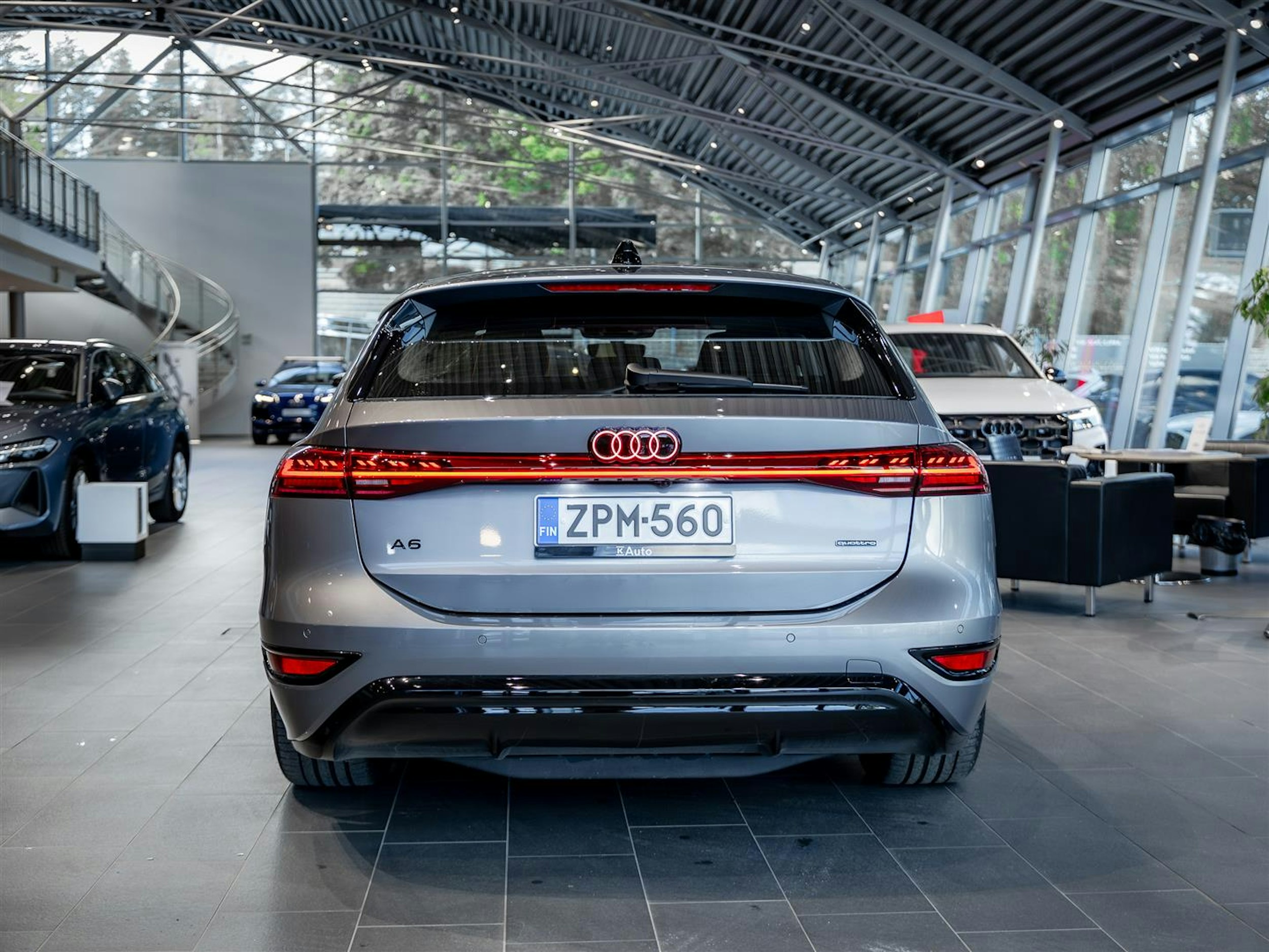 met. harmaa Audi A6 e-tron 2025 kuva 8.