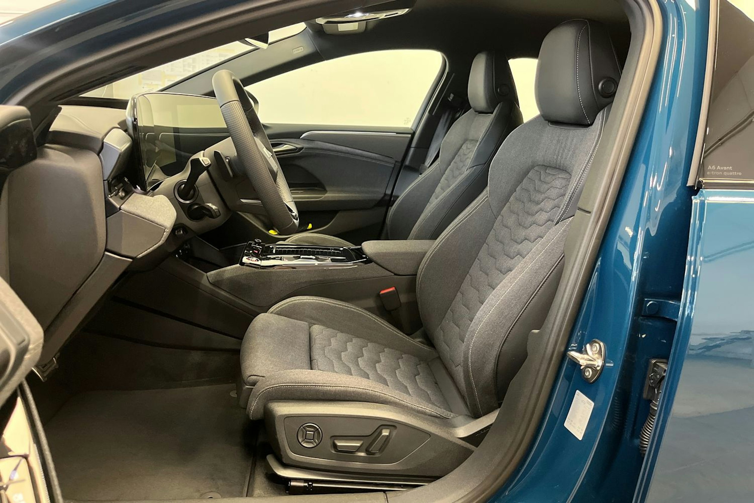 malpello sininen Audi A6 e-tron 2025 kuva 3.