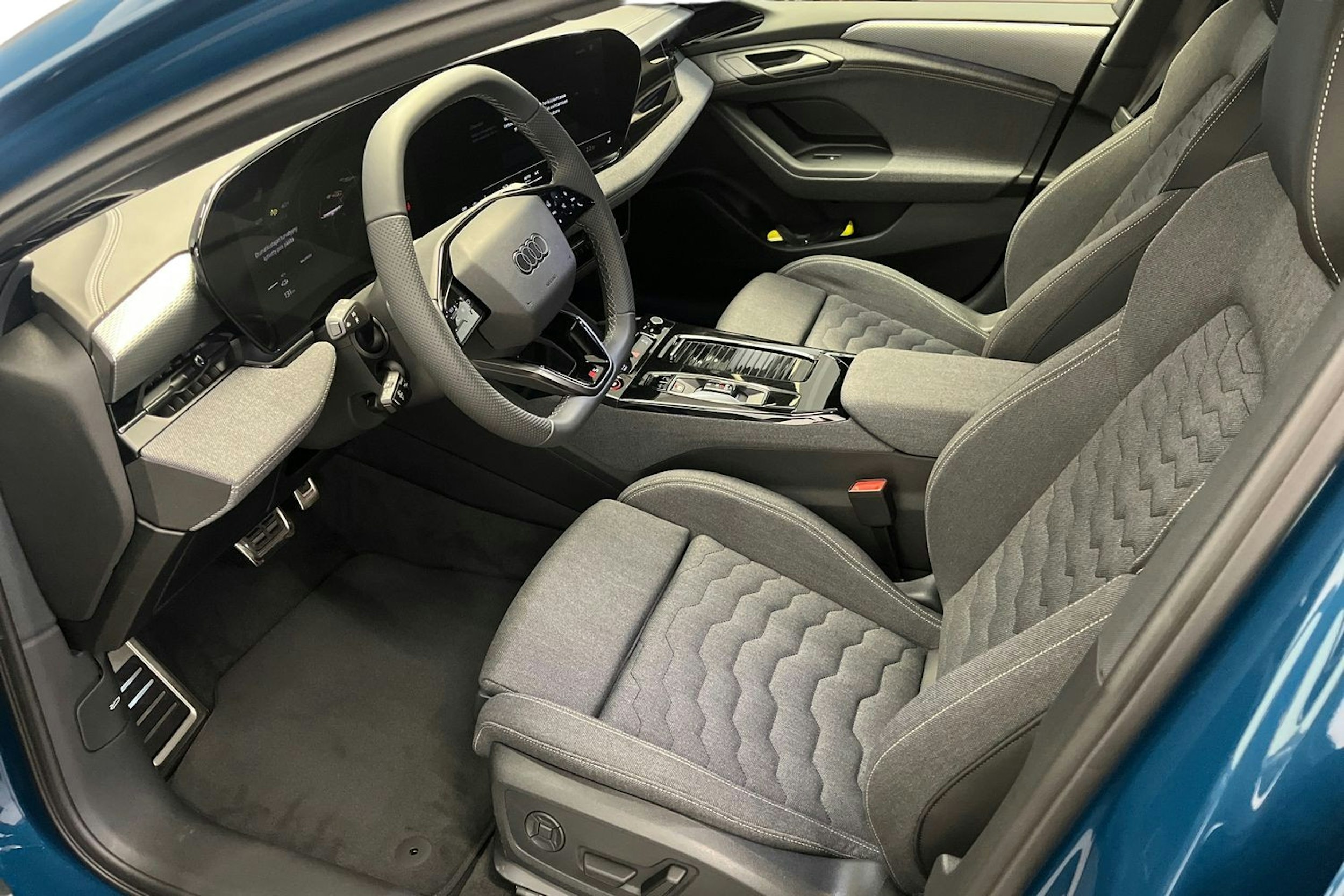 malpello sininen Audi A6 e-tron 2025 kuva 7.
