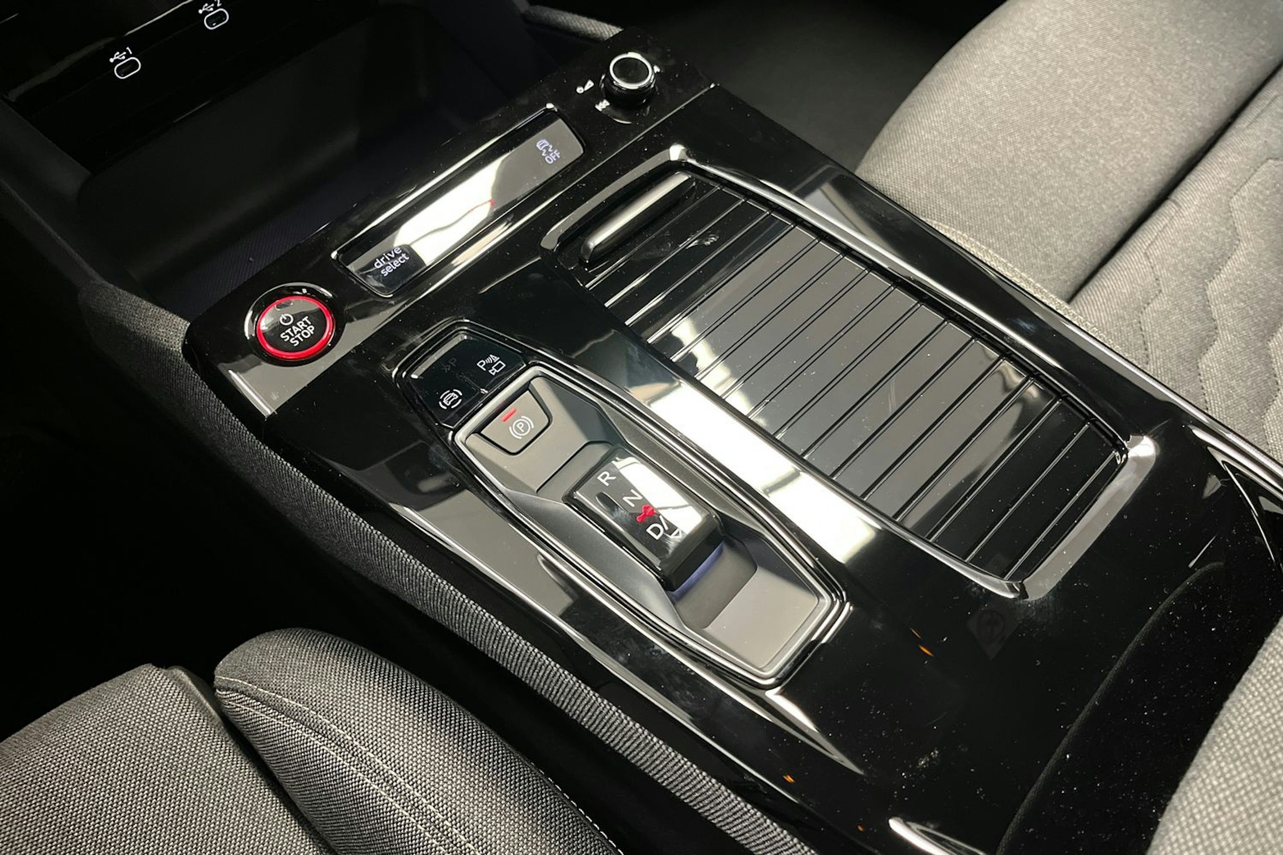 malpello sininen Audi A6 e-tron 2025 kuva 14.