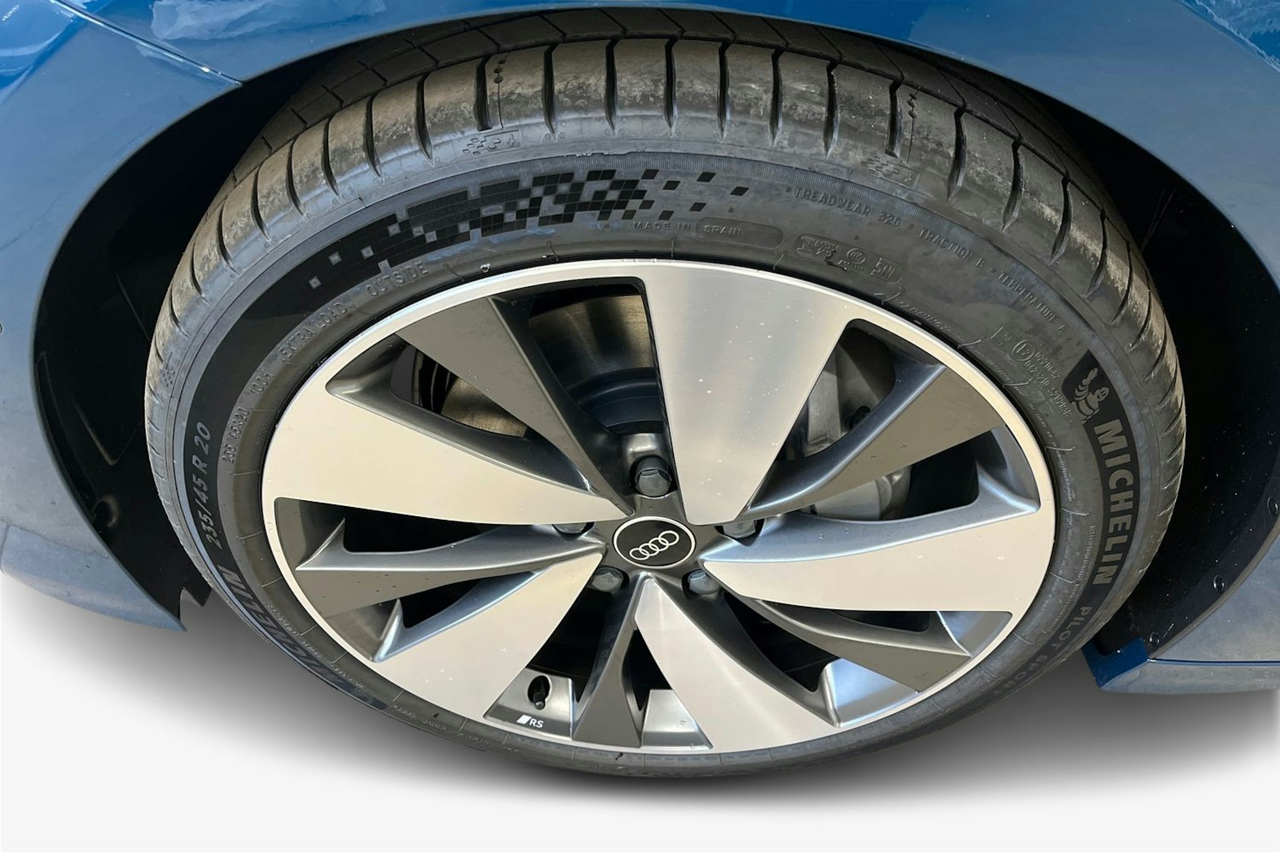 malpello sininen Audi A6 e-tron 2025 kuva 23.