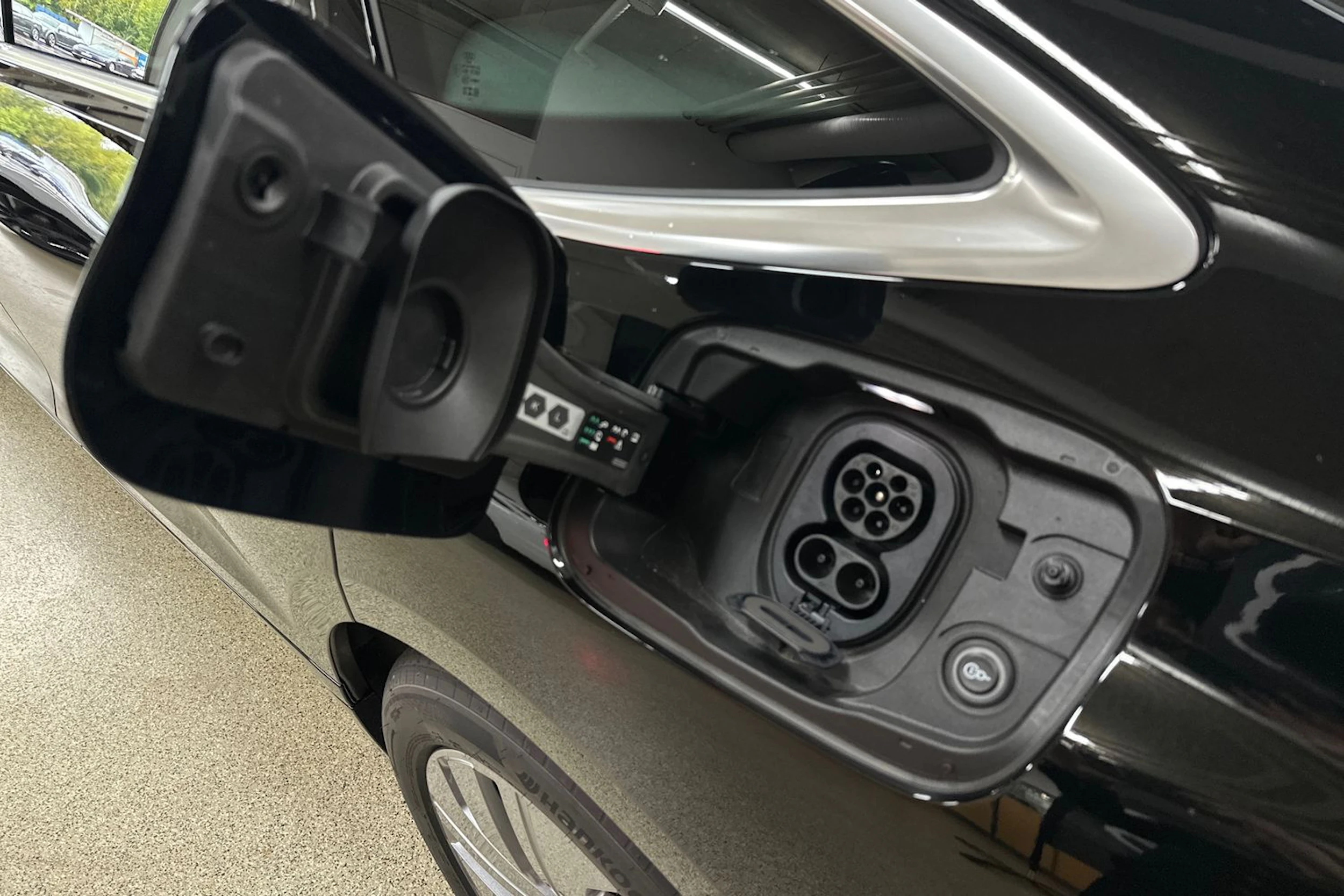 met. musta Audi A6 e-tron 2026 kuva 11.