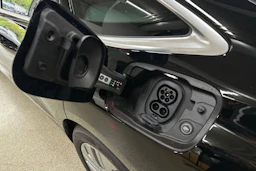 met. musta Audi A6 e-tron 2026 kuva 11.