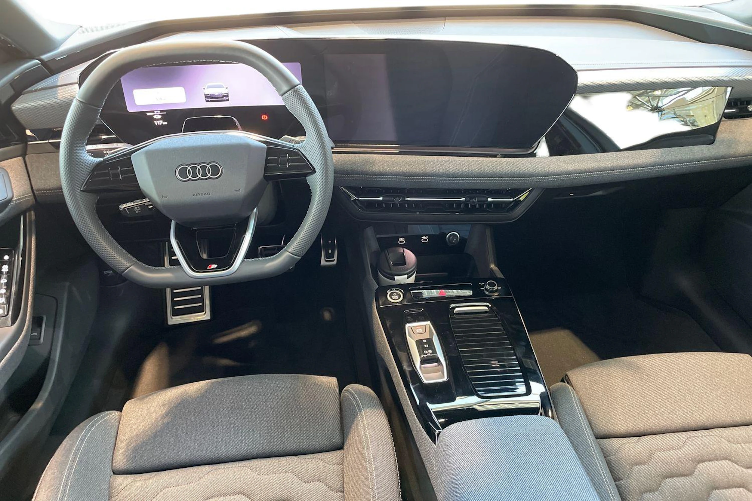 musta Audi A6 e-tron 2026 kuva 7.