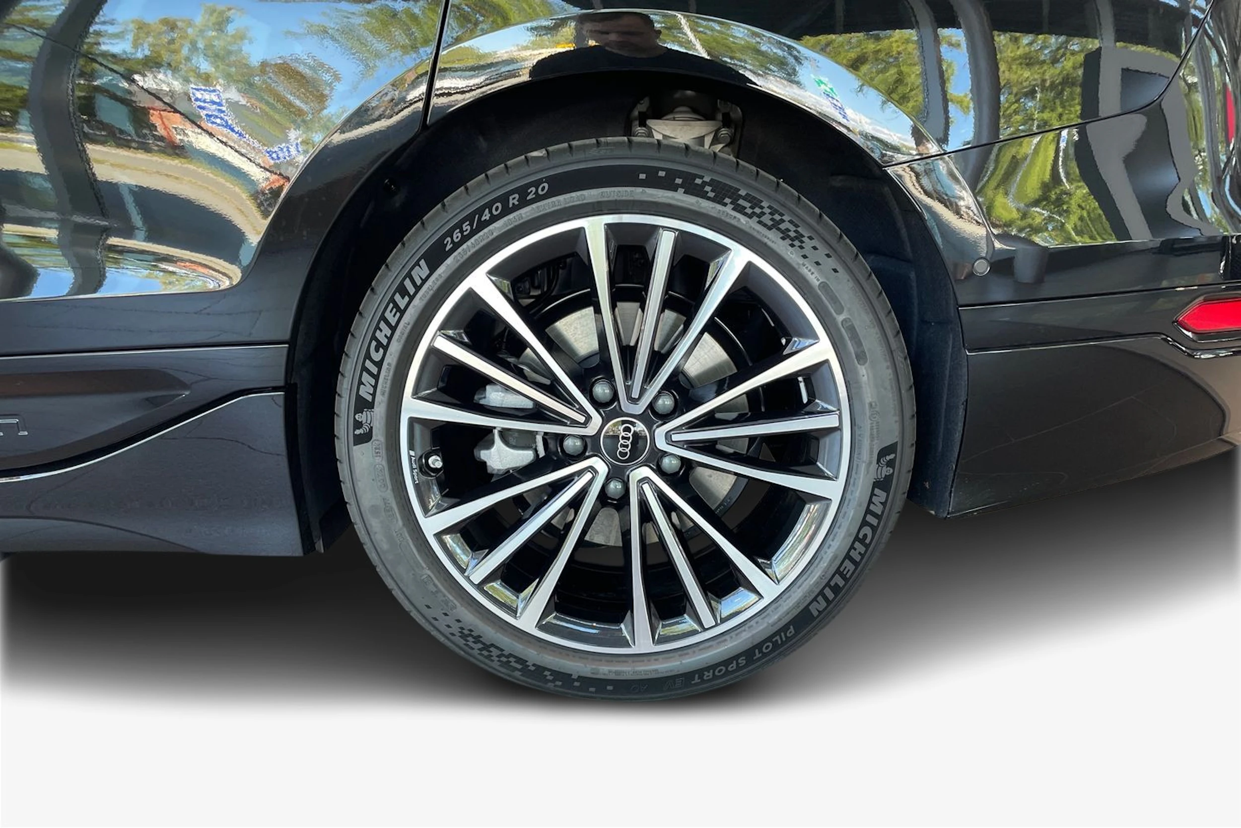 musta Audi A6 e-tron 2026 kuva 9.