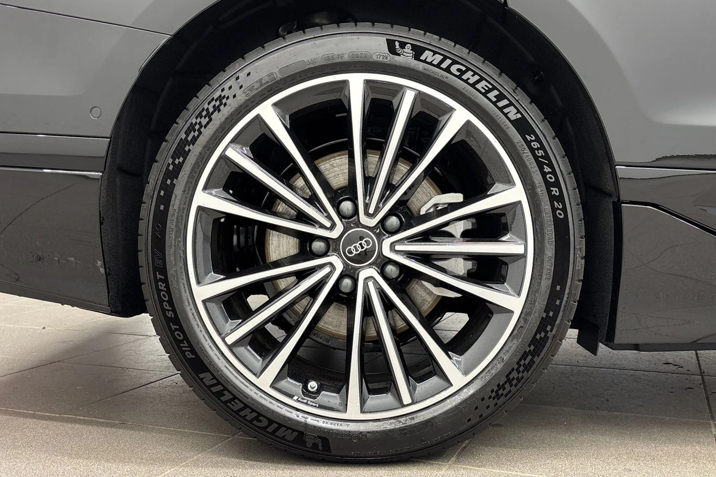 met. musta Audi A6 e-tron 2026 kuva 10.