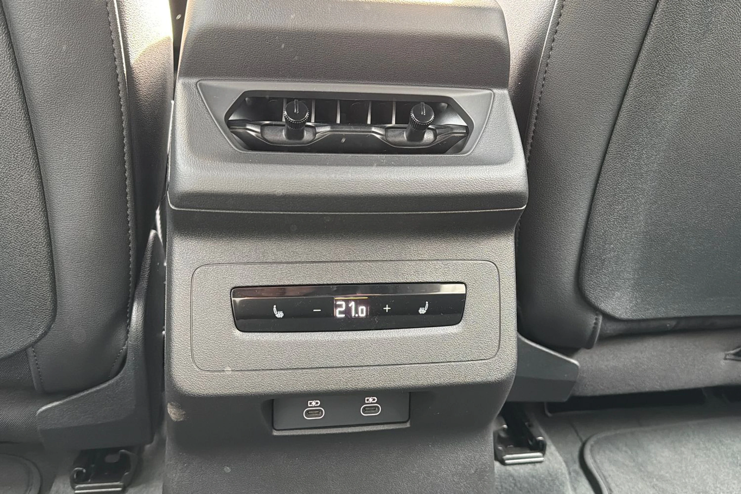 harmaa Audi A6 e-tron 2026 kuva 11.