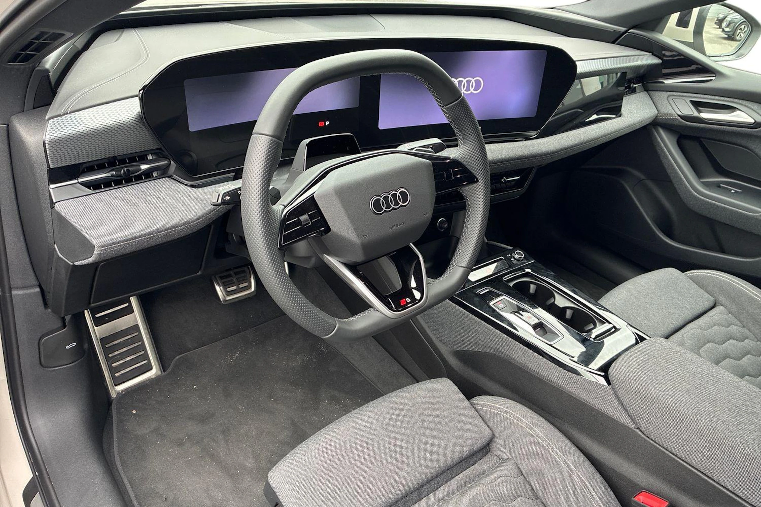 ruskea (beige) Audi A6 e-tron 2026 kuva 6.