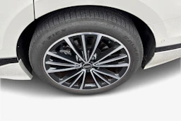 ruskea (beige) Audi A6 e-tron 2026 kuva 9.