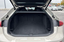 ruskea (beige) Audi A6 e-tron 2026 kuva 12.