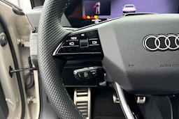 ruskea (beige) Audi A6 e-tron 2026 kuva 13.