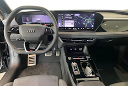 musta Audi A6 e-tron 2026 kuva 7.