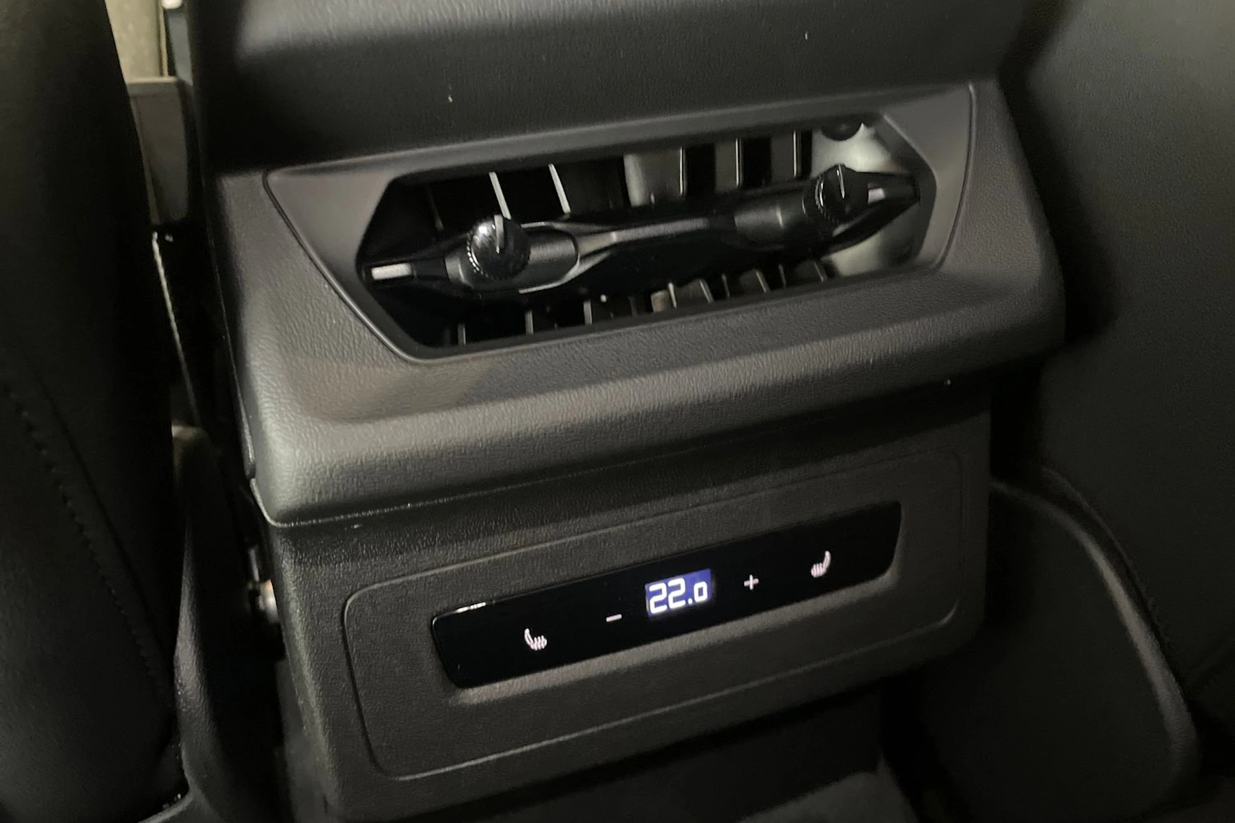 musta Audi A6 e-tron 2026 kuva 13.