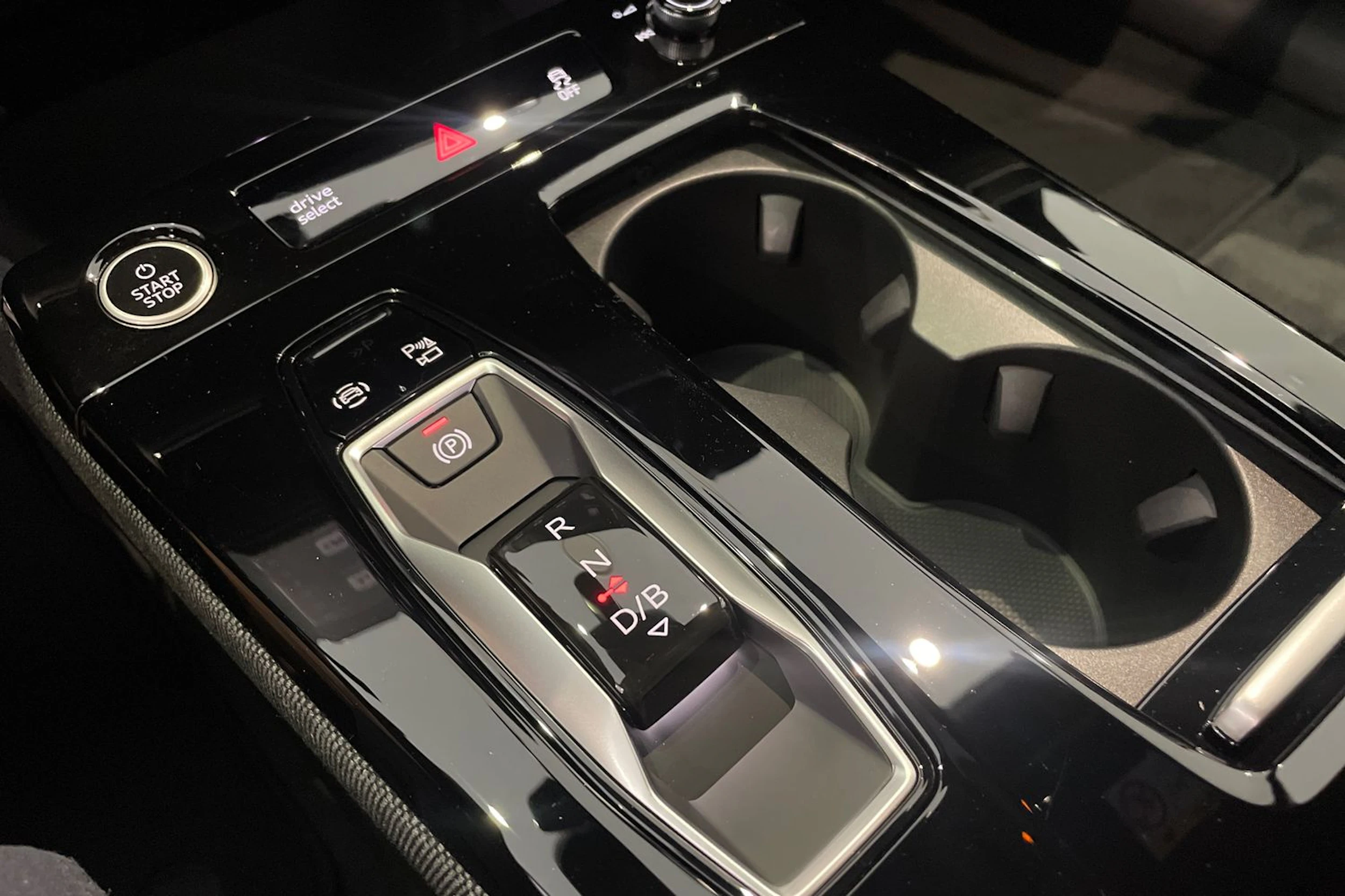 musta Audi A6 e-tron 2026 kuva 28.