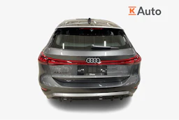 harmaa Audi A6 e-tron 2026 kuva 3.