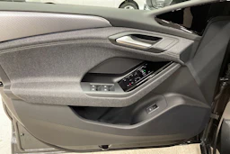 harmaa Audi A6 e-tron 2026 kuva 11.