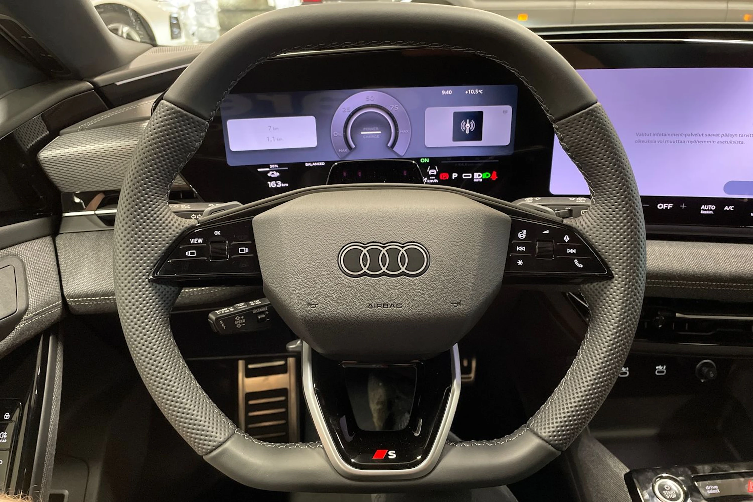 harmaa Audi A6 e-tron 2026 kuva 13.