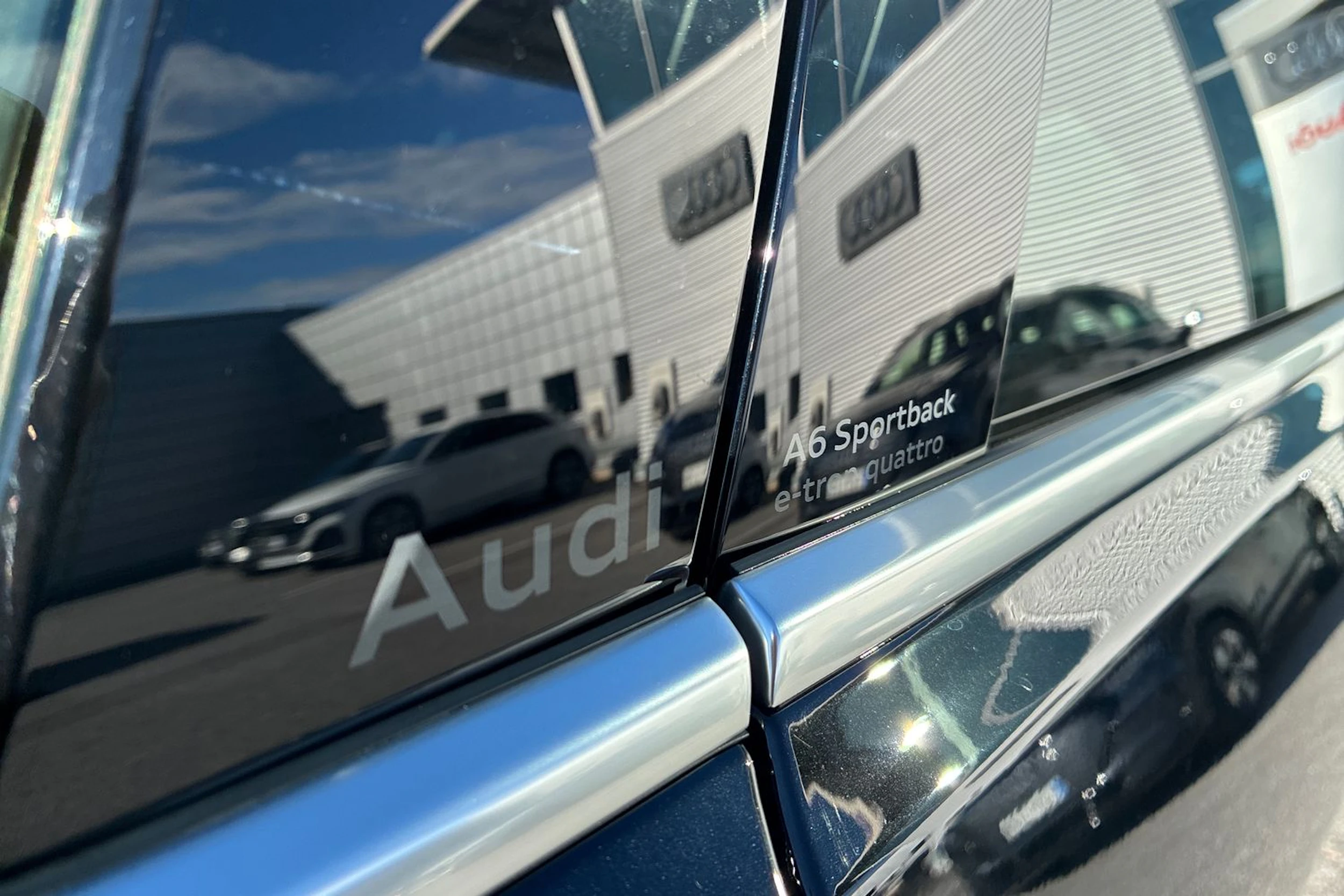 musta Audi A6 e-tron 2026 kuva 12.