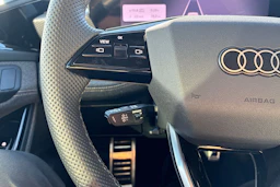musta Audi A6 e-tron 2026 kuva 13.