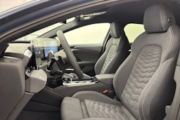 met. sininen Audi A6 e-tron 2026 kuva 11.