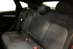 harmaa Audi A6 e-tron 2026 kuva 8.