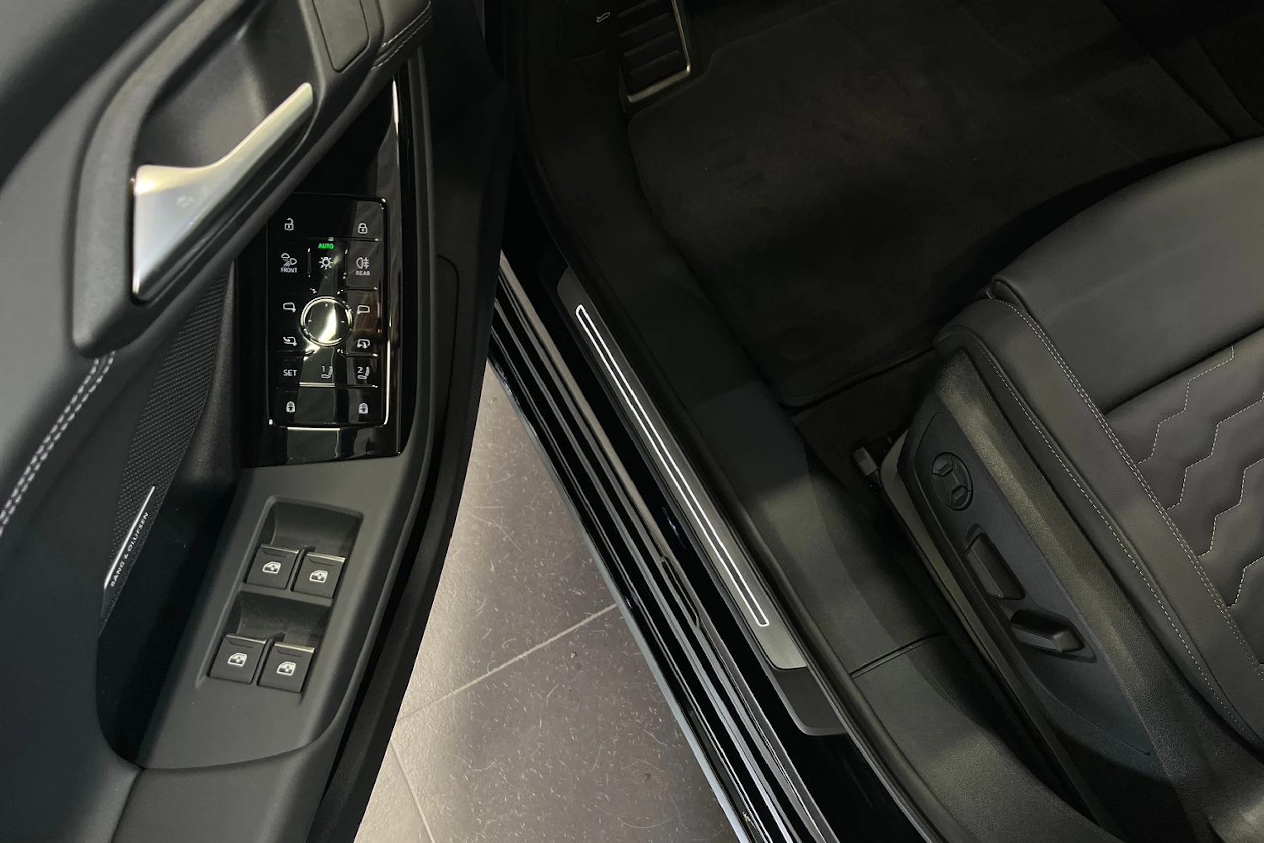 met. musta Audi A6 e-tron 2026 kuva 14.