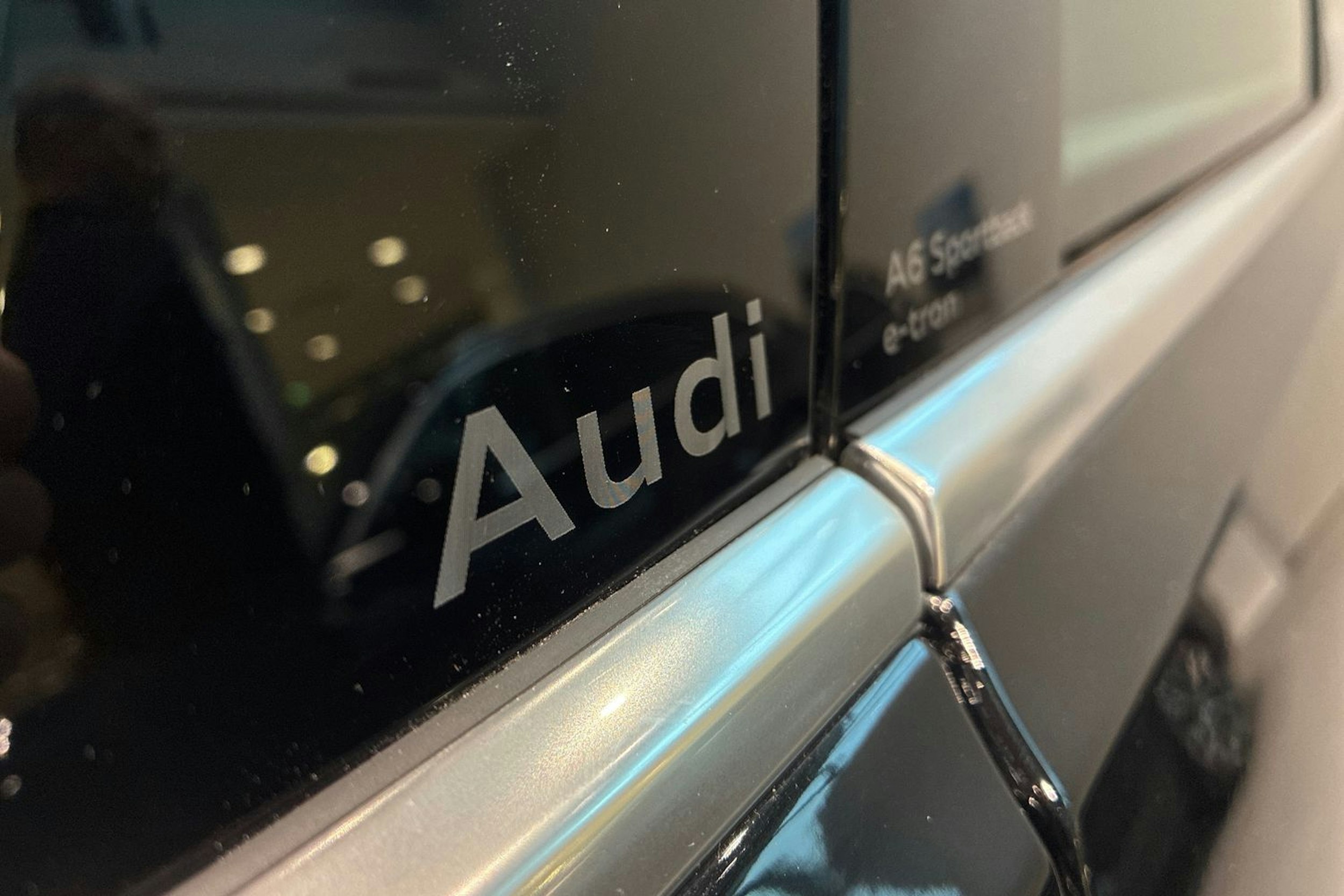 musta Audi A6 e-tron 2026 kuva 11.