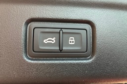 musta Audi A6 e-tron 2026 kuva 13.