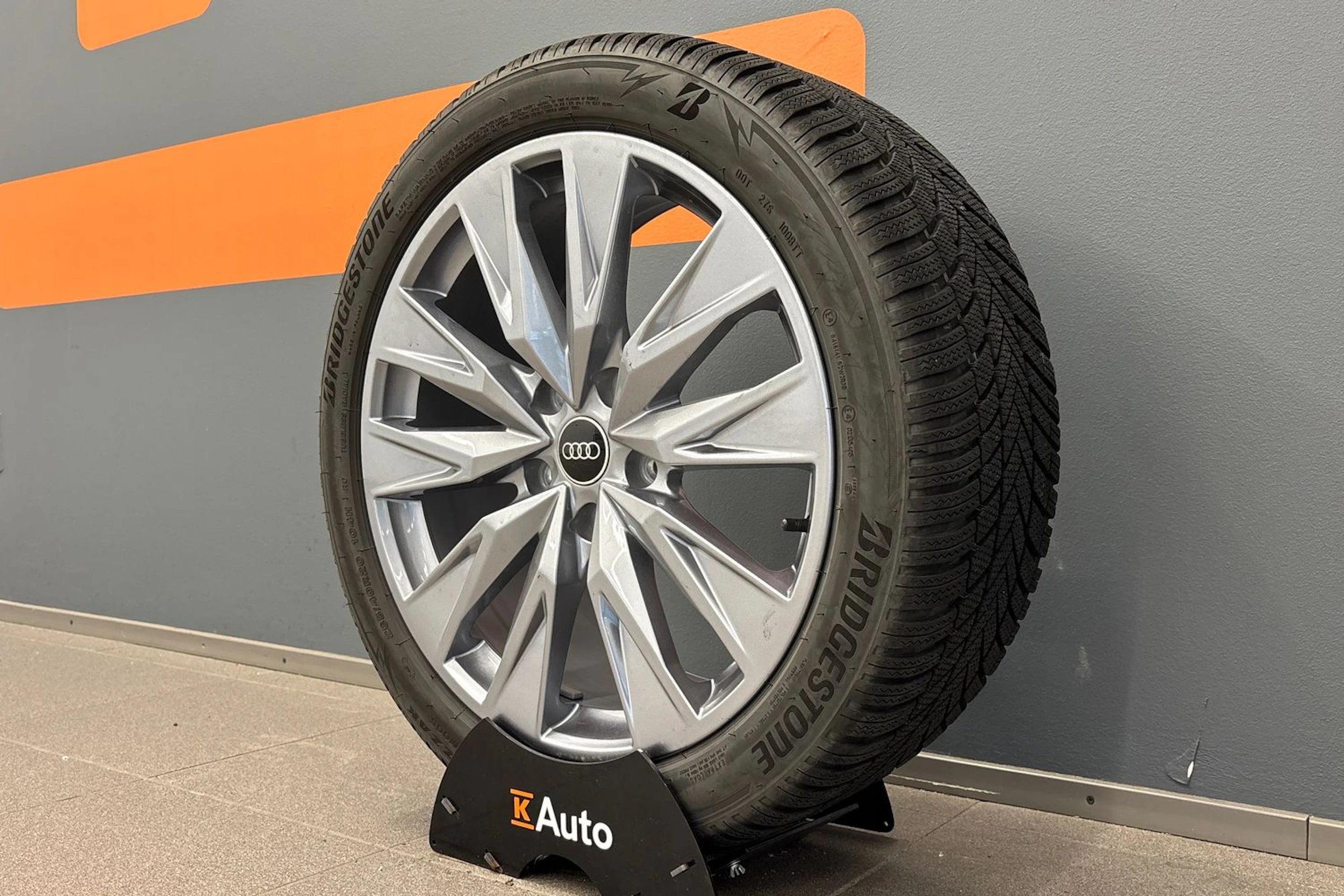 valkoinen Audi A6 e-tron 2025 kuva 10.