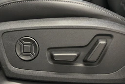 valkoinen Audi A6 e-tron 2025 kuva 12.