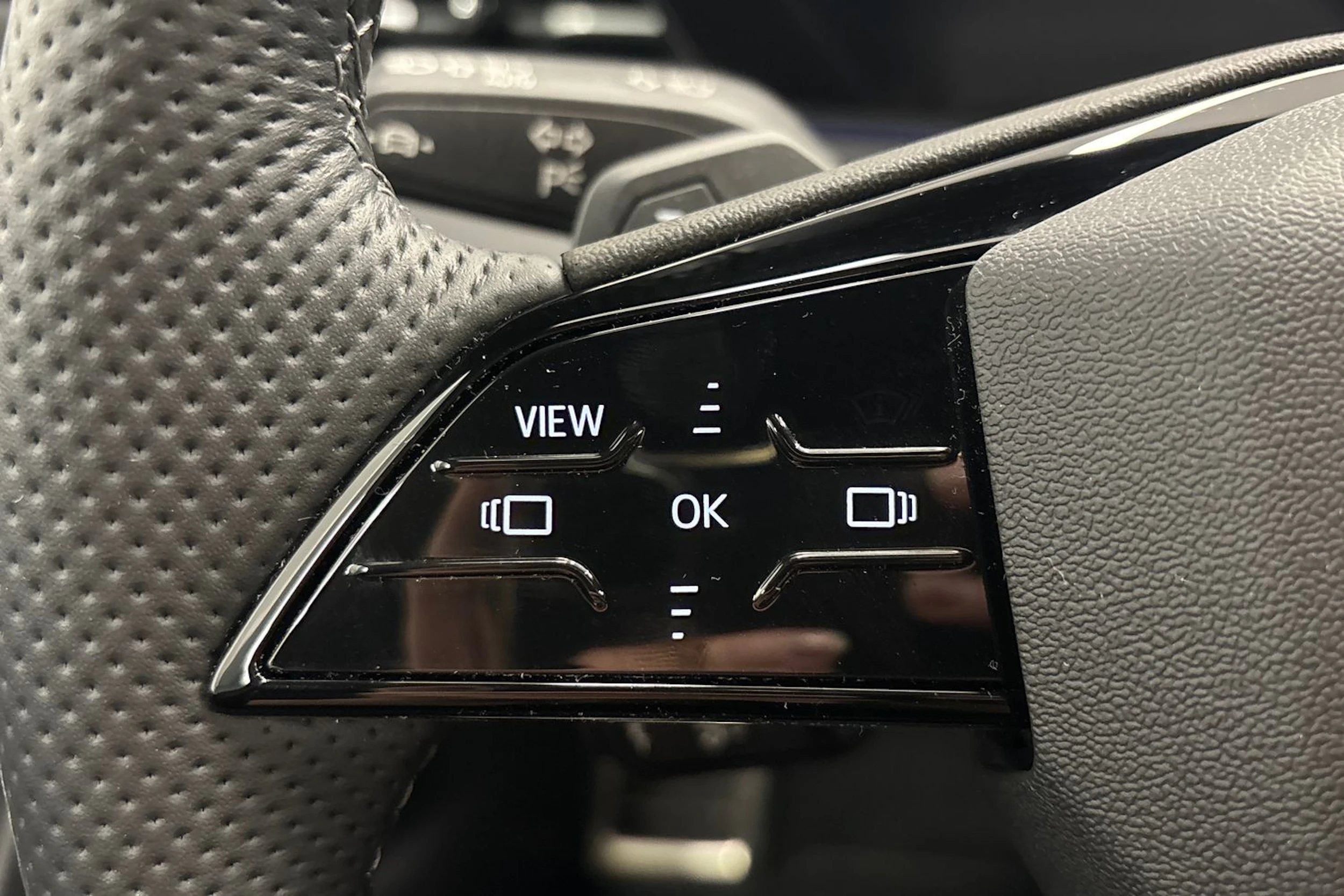 valkoinen Audi A6 e-tron 2025 kuva 15.