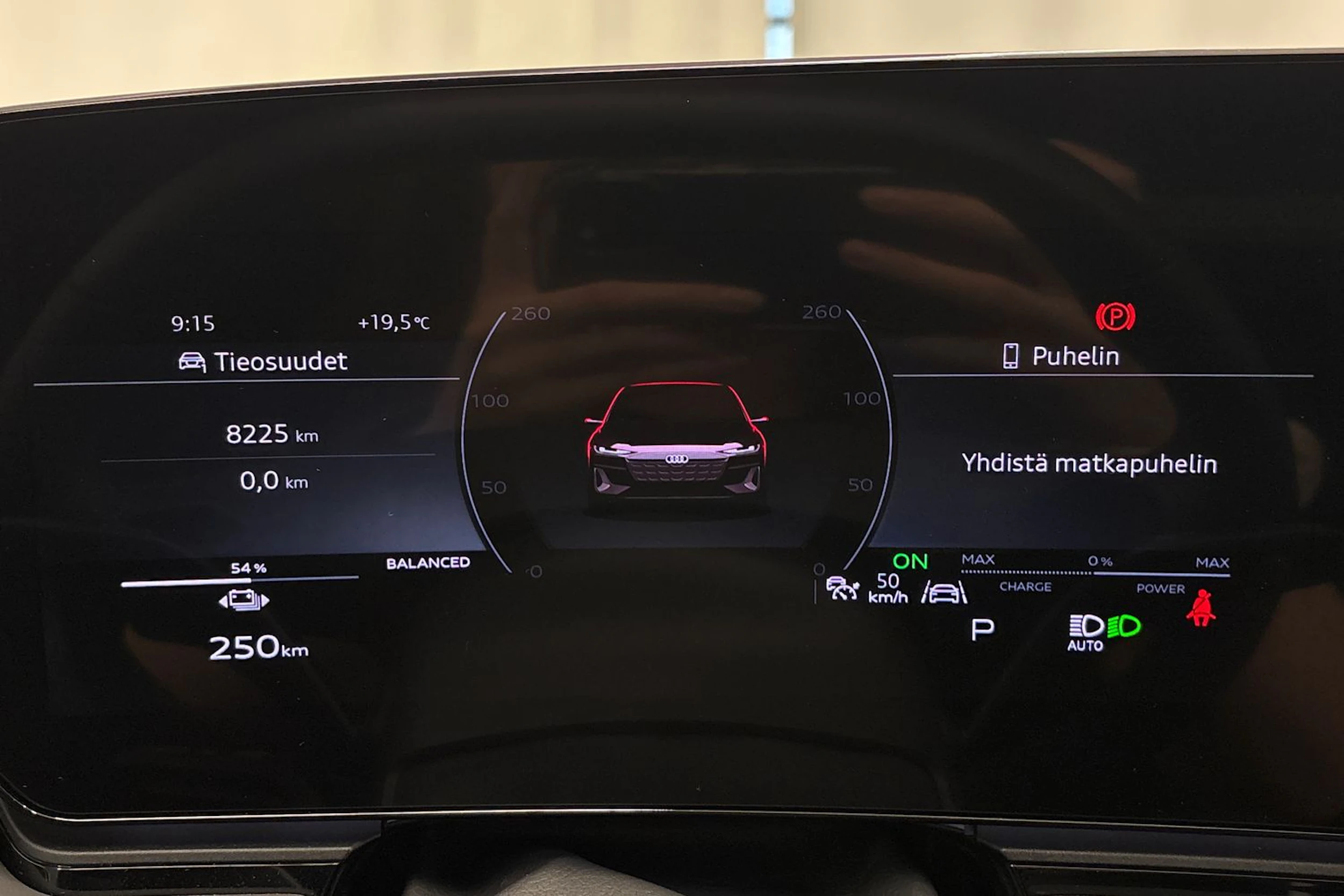 valkoinen Audi A6 e-tron 2025 kuva 17.